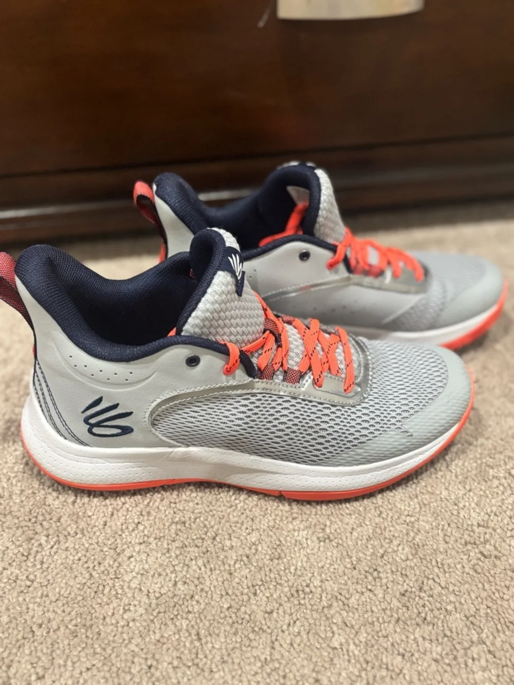 Under Armour Basketball Shoes Men’s‎ 9.5 Curry 3z6 Gray and Red/Orange Sneakers